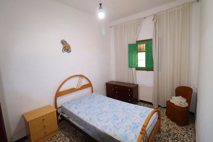 Image No.20-3 Bed Country House for sale