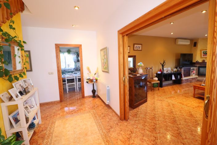 Image No.10-5 Bed Villa for sale