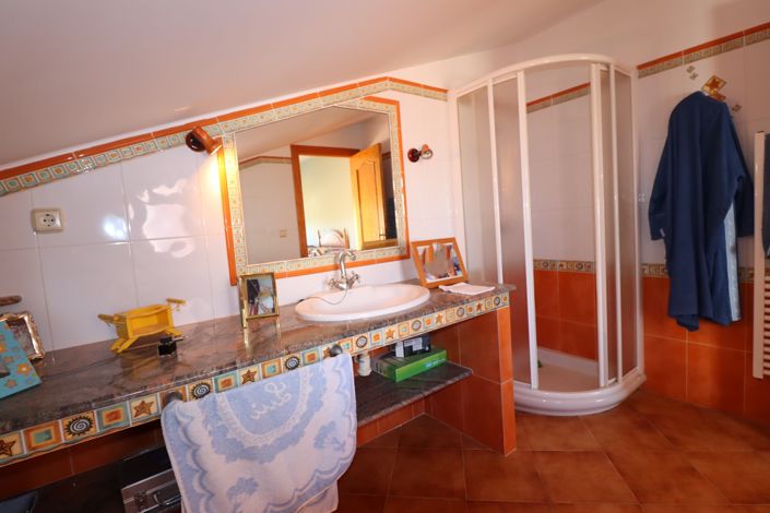 Image No.36-5 Bed Villa for sale