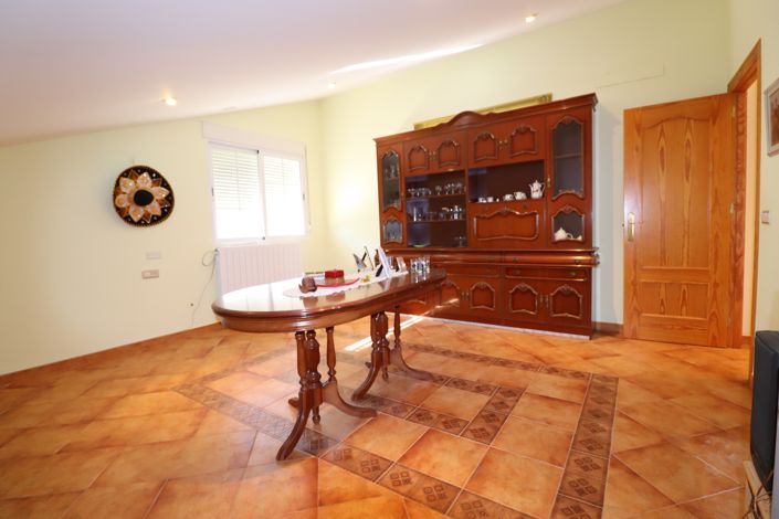 Image No.39-5 Bed Villa for sale