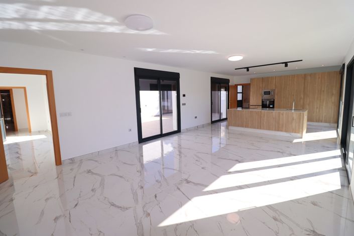 Image No.14-3 Bed Villa for sale
