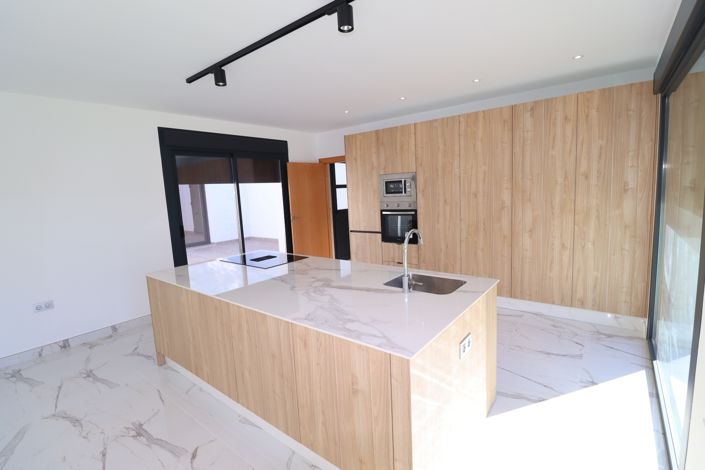 Image No.15-3 Bed Villa for sale