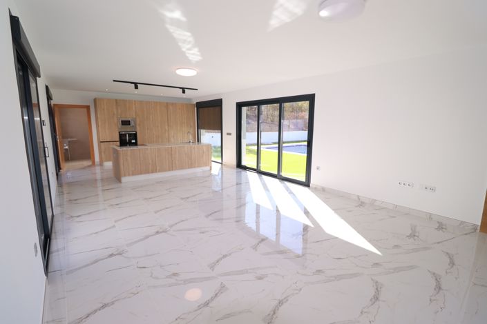 Image No.16-3 Bed Villa for sale