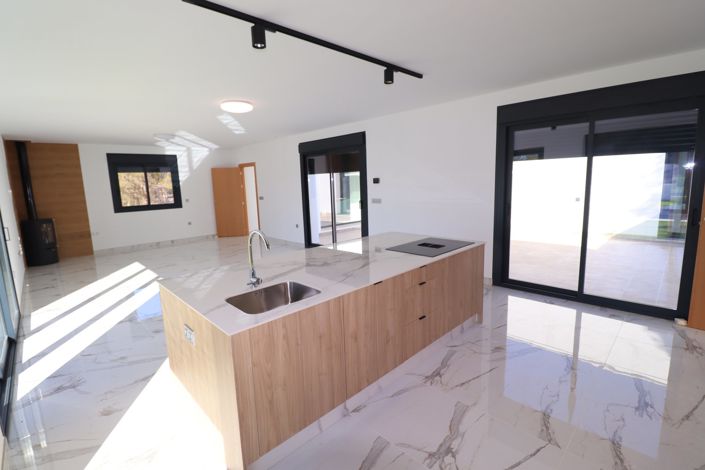 Image No.20-3 Bed Villa for sale