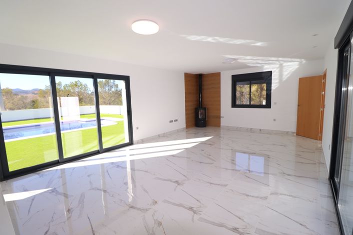 Image No.24-3 Bed Villa for sale