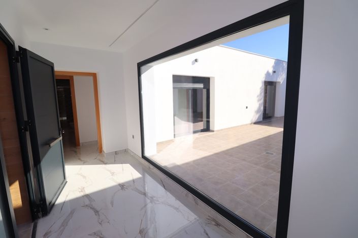 Image No.26-3 Bed Villa for sale