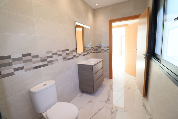 Image No.28-3 Bed Villa for sale