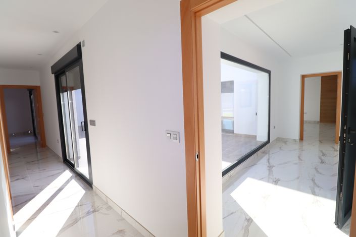 Image No.29-3 Bed Villa for sale