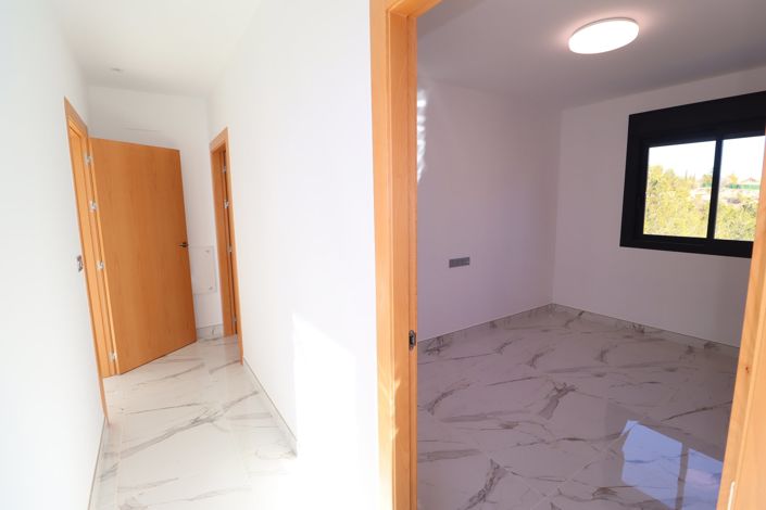 Image No.30-3 Bed Villa for sale