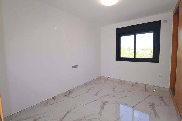 Image No.31-3 Bed Villa for sale