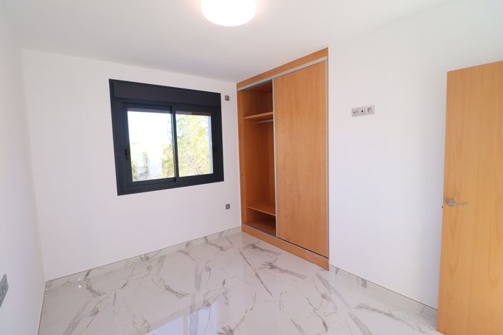 Image No.32-3 Bed Villa for sale