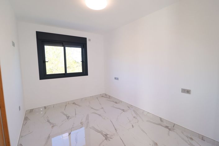 Image No.36-3 Bed Villa for sale