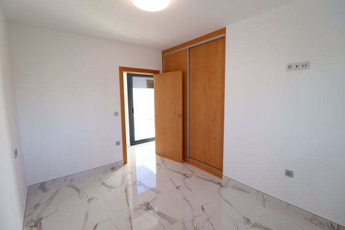 Image No.37-3 Bed Villa for sale