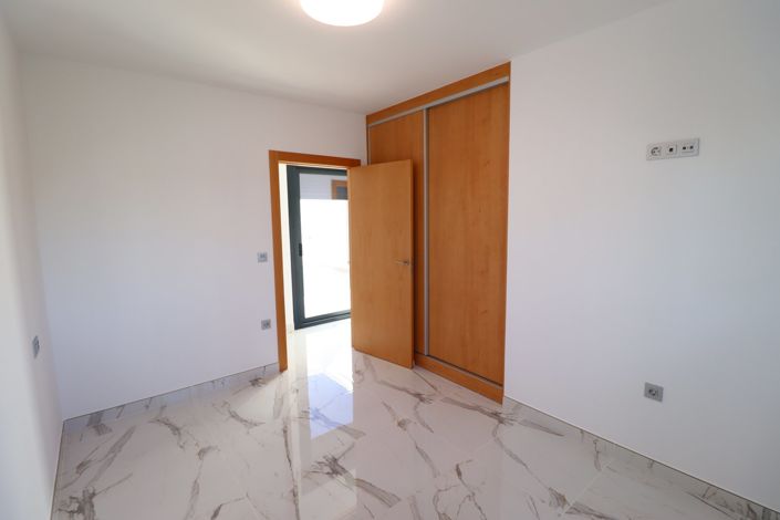 Image No.37-3 Bed Villa for sale