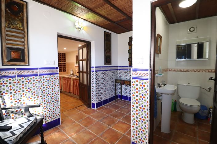 Image No.8-4 Bed Cortijo for sale