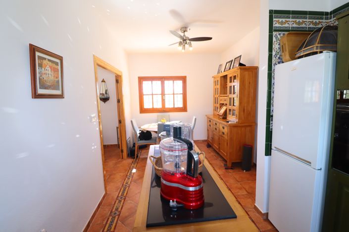 Image No.12-4 Bed Country House for sale