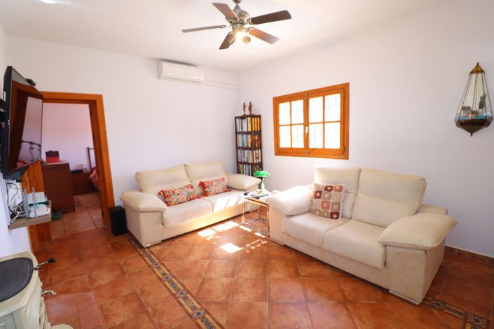 Image No.19-4 Bed Country House for sale