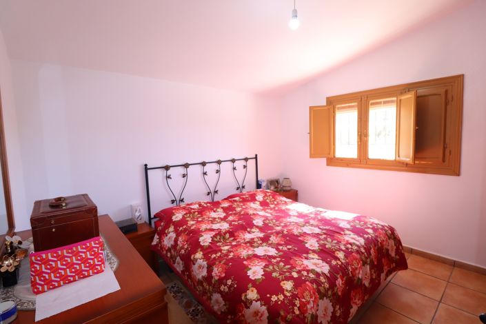 Image No.21-4 Bed Country House for sale