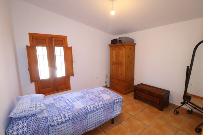 Image No.27-4 Bed Country House for sale