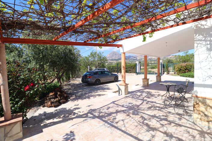 Image No.34-4 Bed Country House for sale