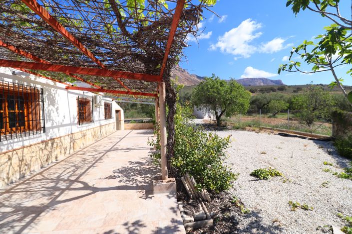 Image No.41-4 Bed Country House for sale