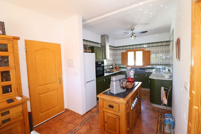 Image No.9-4 Bed Country House for sale