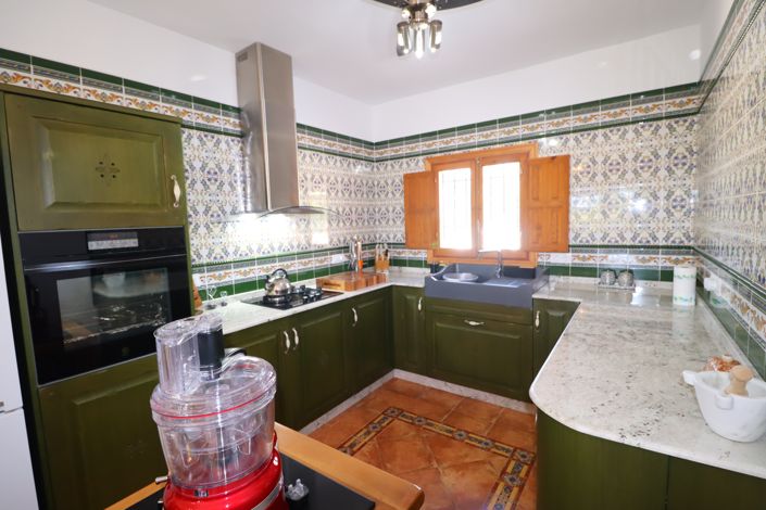 Image No.10-4 Bed Country House for sale