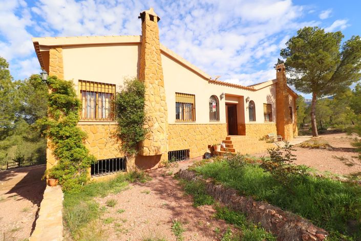 Image No.1-4 Bed Villa for sale