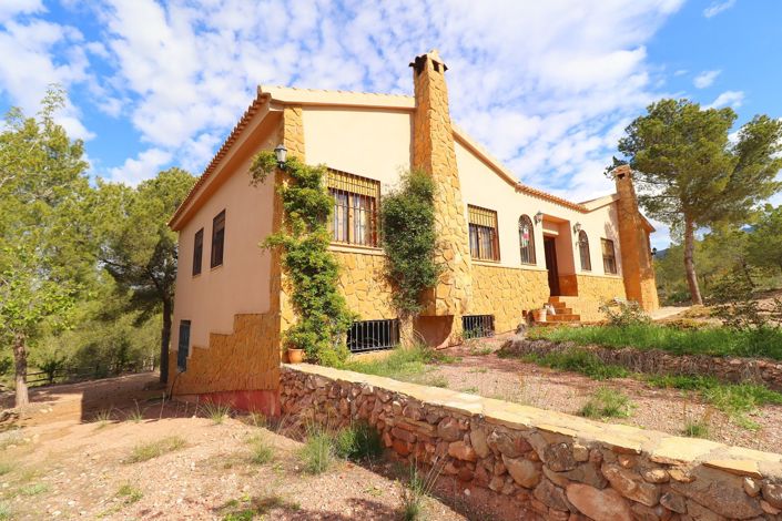 Image No.2-Villa de 4 chambres à vendre