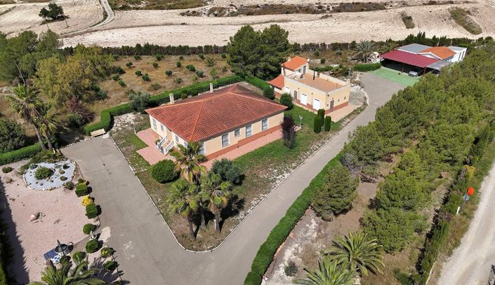 Image No.1-5 Bed Villa for sale