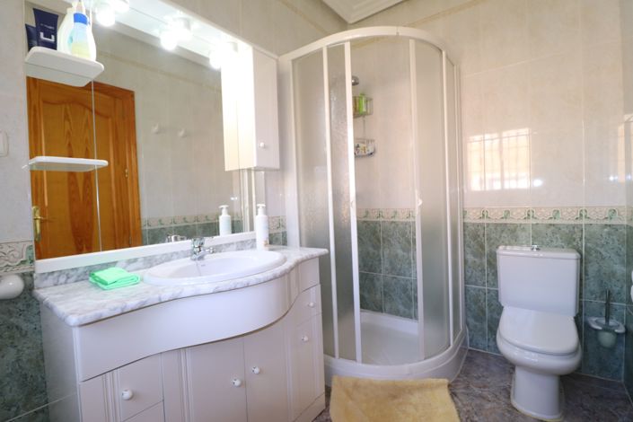 Image No.20-5 Bed Villa for sale