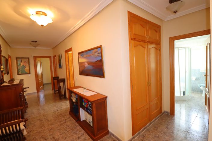 Image No.27-5 Bed Villa for sale