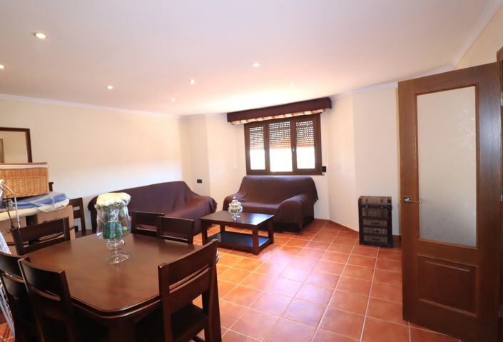 Image No.12-4 Bed Villa for sale