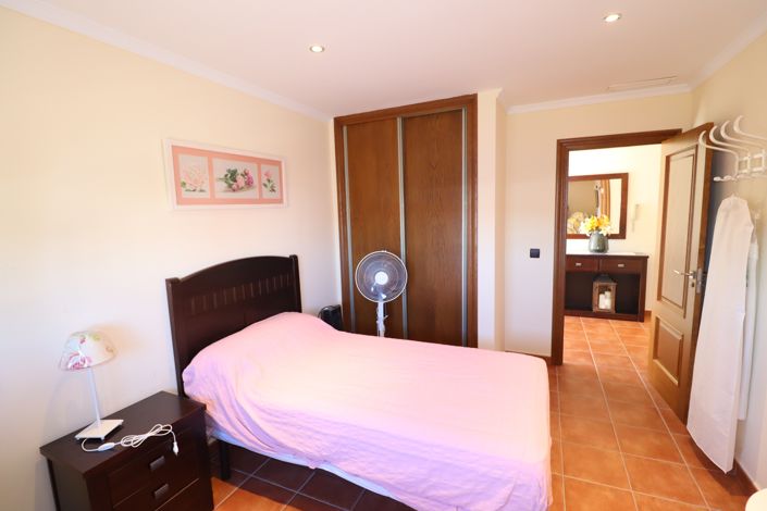 Image No.24-4 Bed Villa for sale