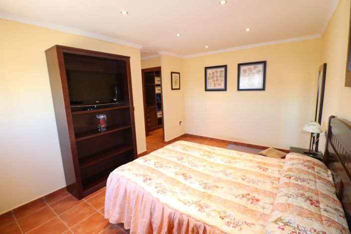 Image No.33-4 Bed Villa for sale