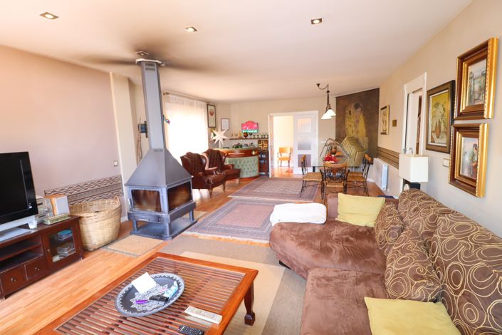 Image No.10-5 Bed Villa for sale