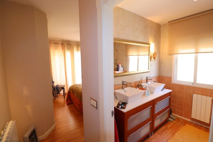 Image No.25-5 Bed Villa for sale