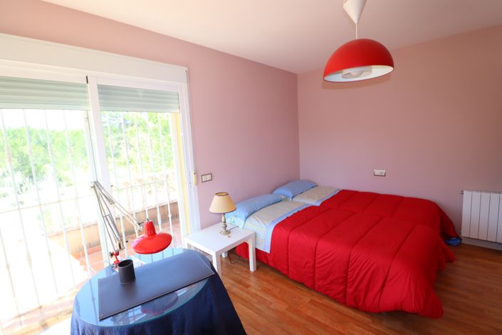 Image No.42-5 Bed Villa for sale