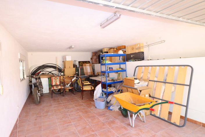 Image No.48-5 Bed Villa for sale