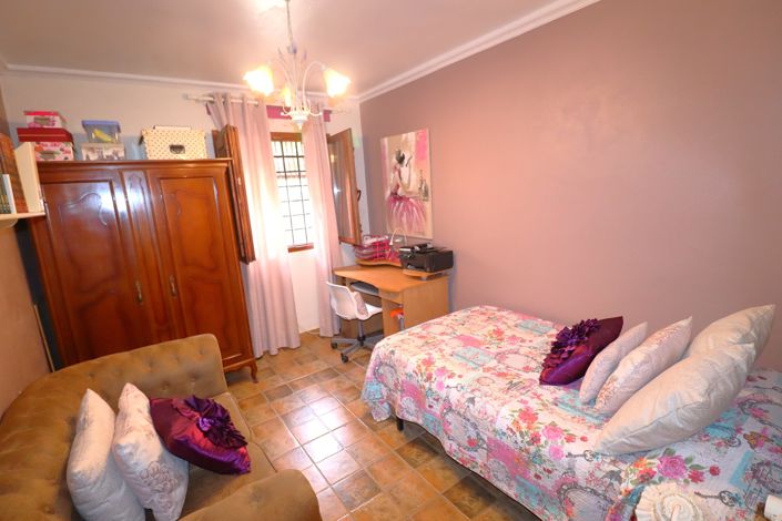 Image No.23-4 Bed Country House for sale