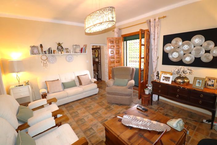 Image No.24-4 Bed Country House for sale