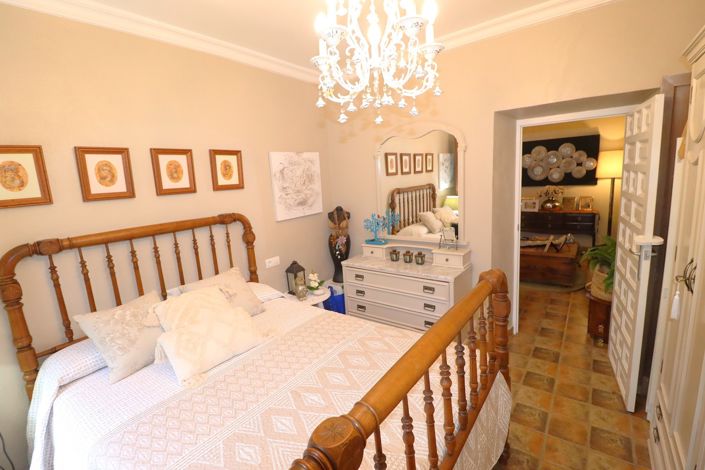 Image No.31-4 Bed Country House for sale