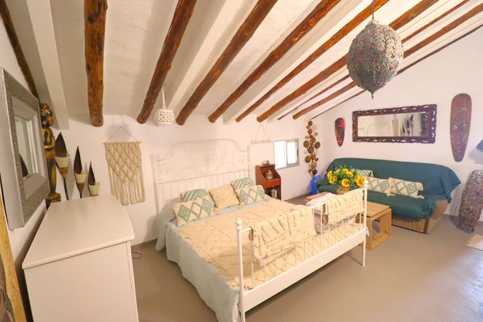 Image No.37-4 Bed Country House for sale