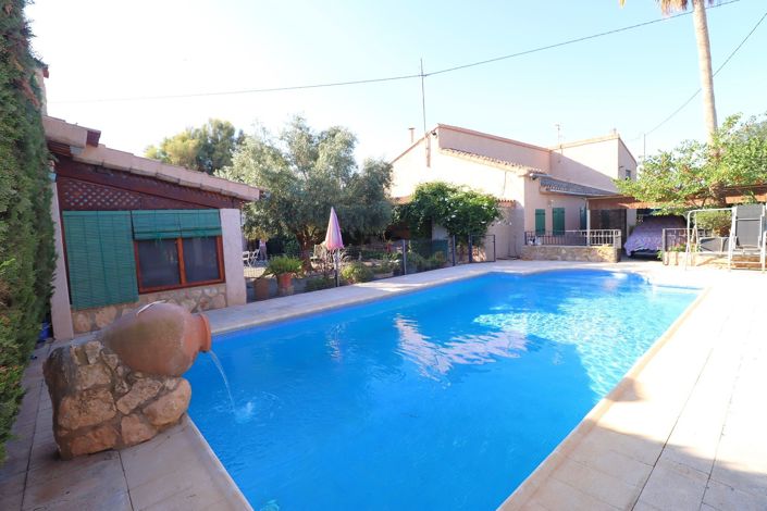 Image No.1-4 Bed Country House for sale