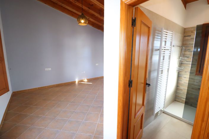 Image No.23-3 Bed Villa for sale