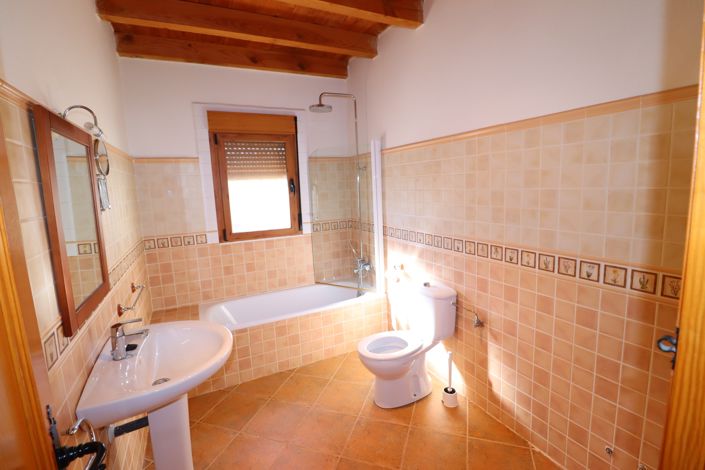 Image No.32-3 Bed Villa for sale