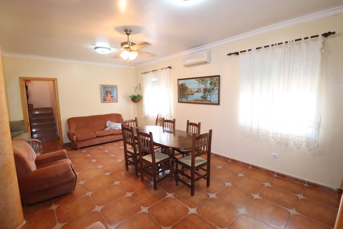 Image No.25-4 Bed Country House for sale