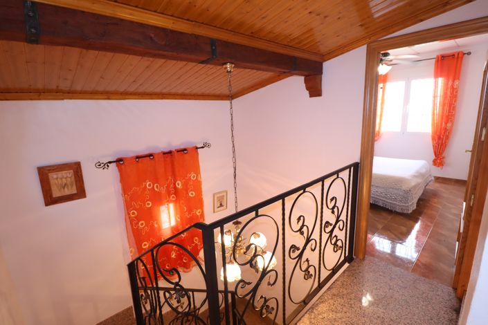 Image No.31-4 Bed Country House for sale