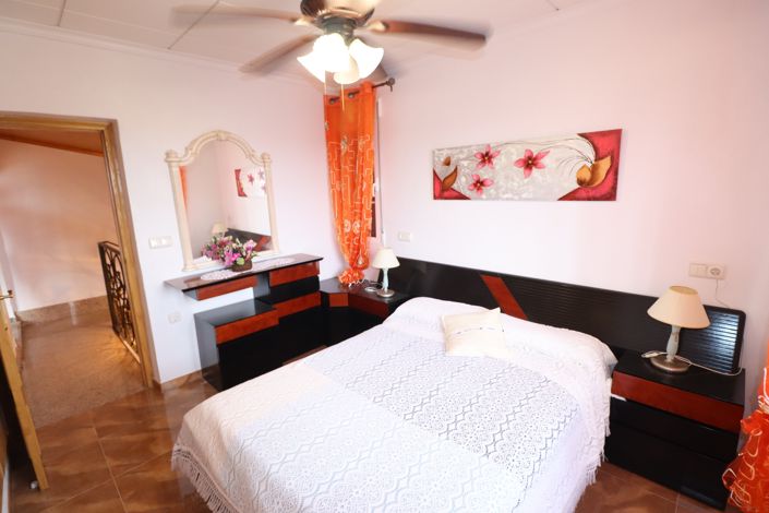 Image No.34-4 Bed Country House for sale