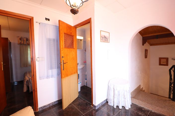 Image No.35-4 Bed Country House for sale